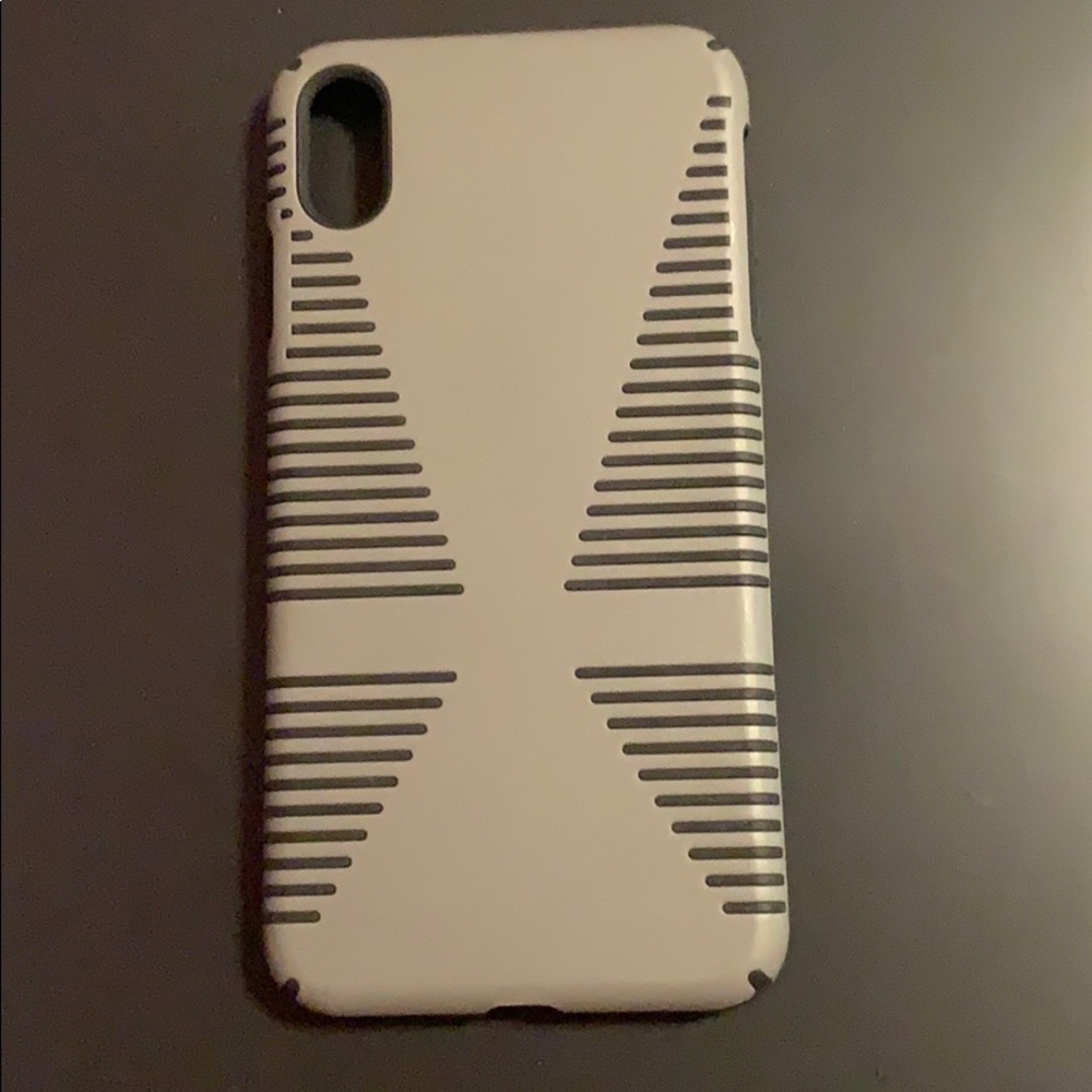 gray and black iphone XS max case